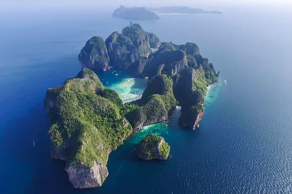 How Big Is Phi Phi Island?